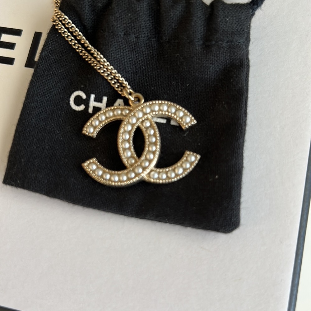 Authentic Chanel pearl CC pendant adjustable necklace